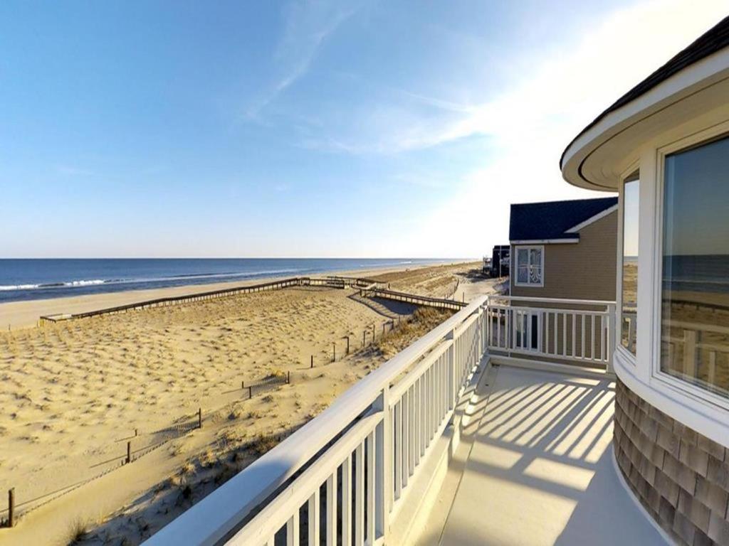 Pet Friendly, Single Family, Ocean Front, Elevator, Badges, Wifi, Decks, Chairs, Oceanview, Keurig, Jacuzzi-jet Tub, O-s Shower, Holiday home New York