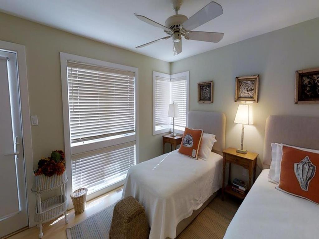 Pet Friendly, Single Family, Ocean Front, Elevator, Badges, Wifi, Decks, Chairs, Oceanview, Keurig, Jacuzzi-jet Tub, O-s Shower, Holiday home