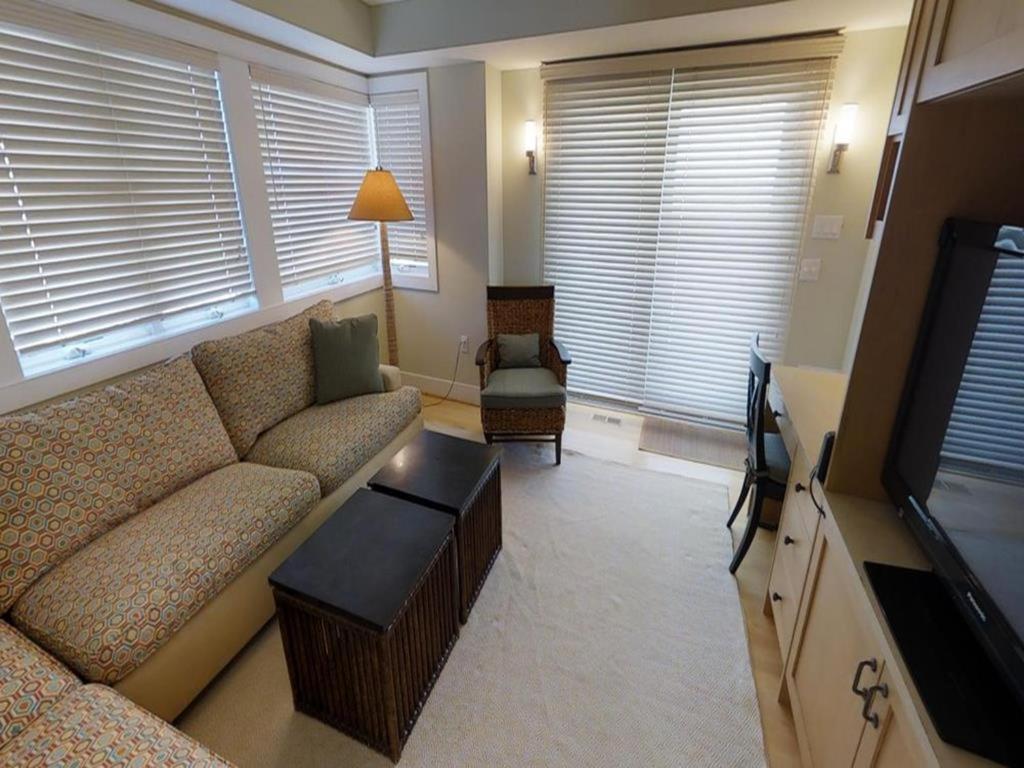 Pet Friendly, Single Family, Ocean Front, Elevator, Badges, Wifi, Decks, Chairs, Oceanview, Keurig, Jacuzzi-jet Tub, O-s Shower, Holiday home New York