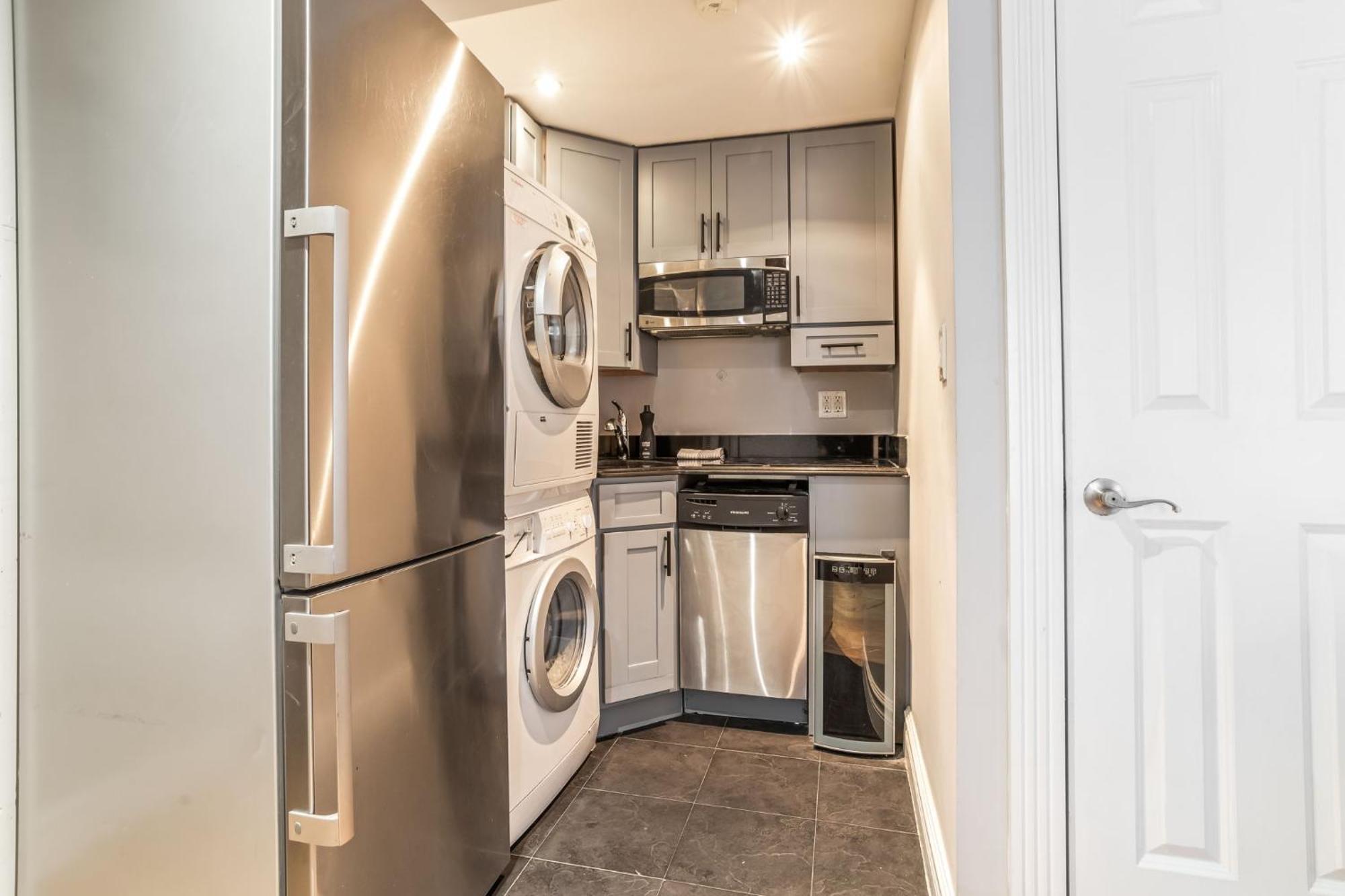Sophisticated 2br 1bath In Turtle Bay Near Subway