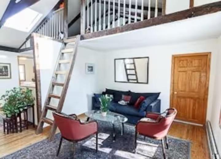 Apartment Skylighted Two Br In Multicultural Neighborhood, 25 Minutes To Manhattan *