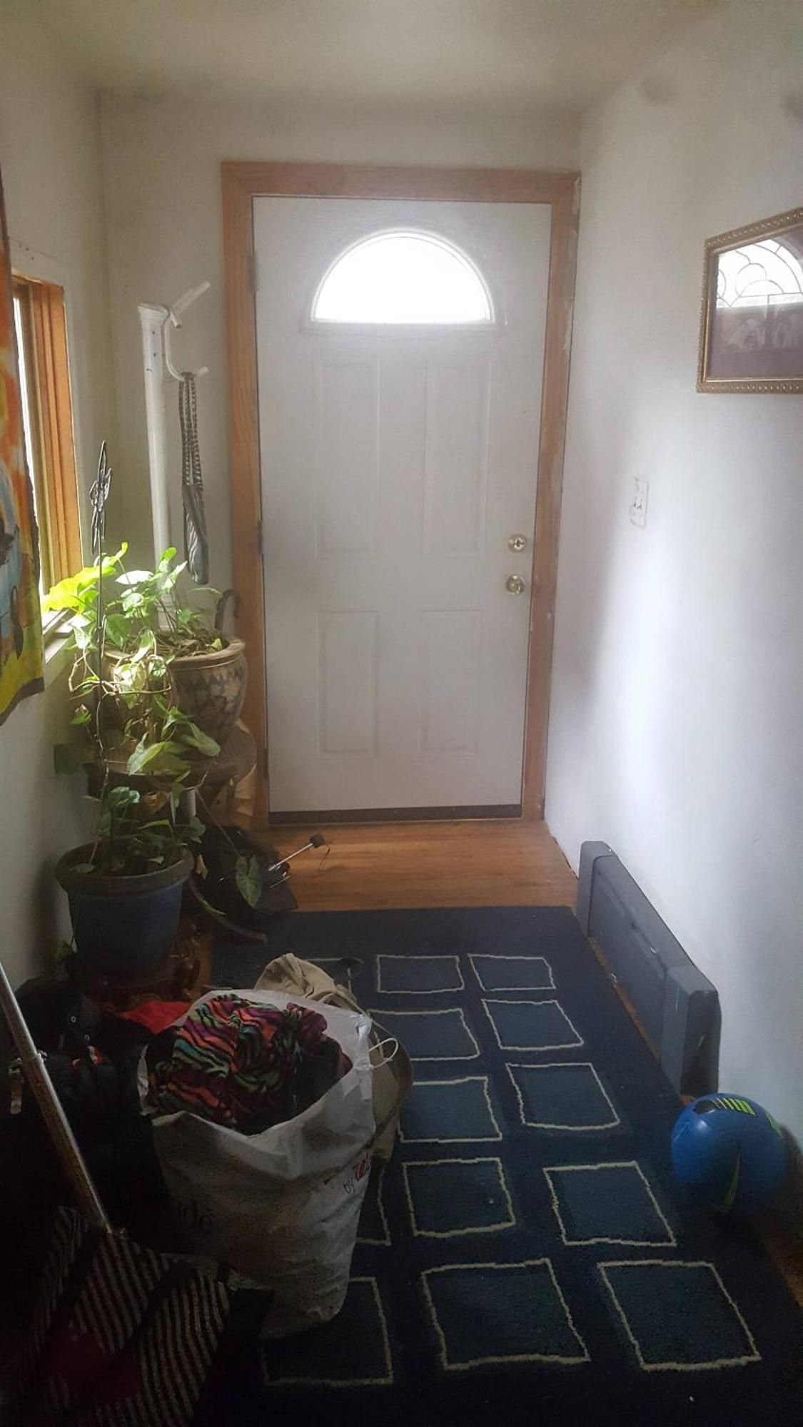 Apartment Skylighted Two Br In Multicultural Neighborhood, 25 Minutes To Manhattan