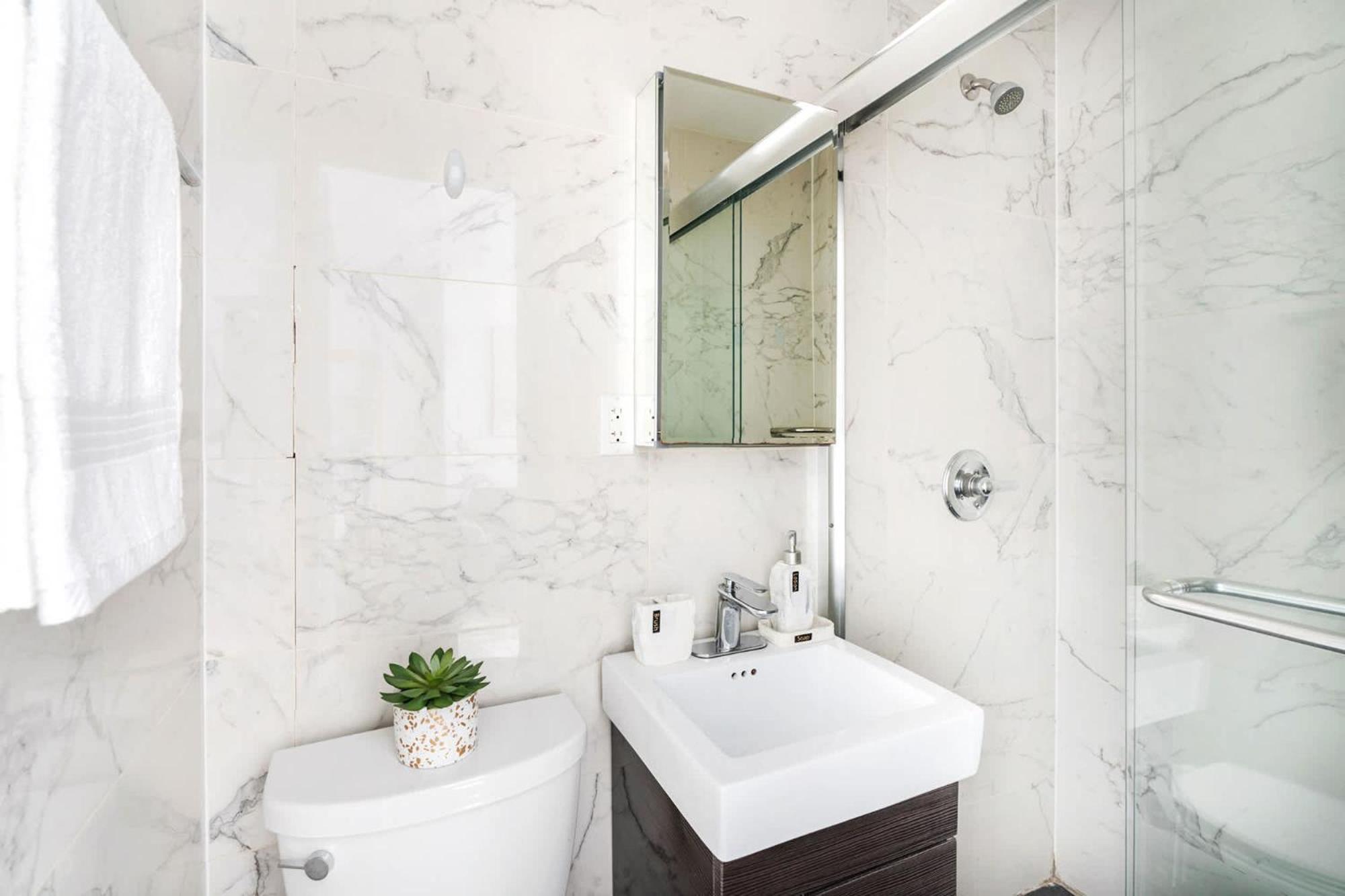 69-5b I Stylish Lower East Side 1br Brand New