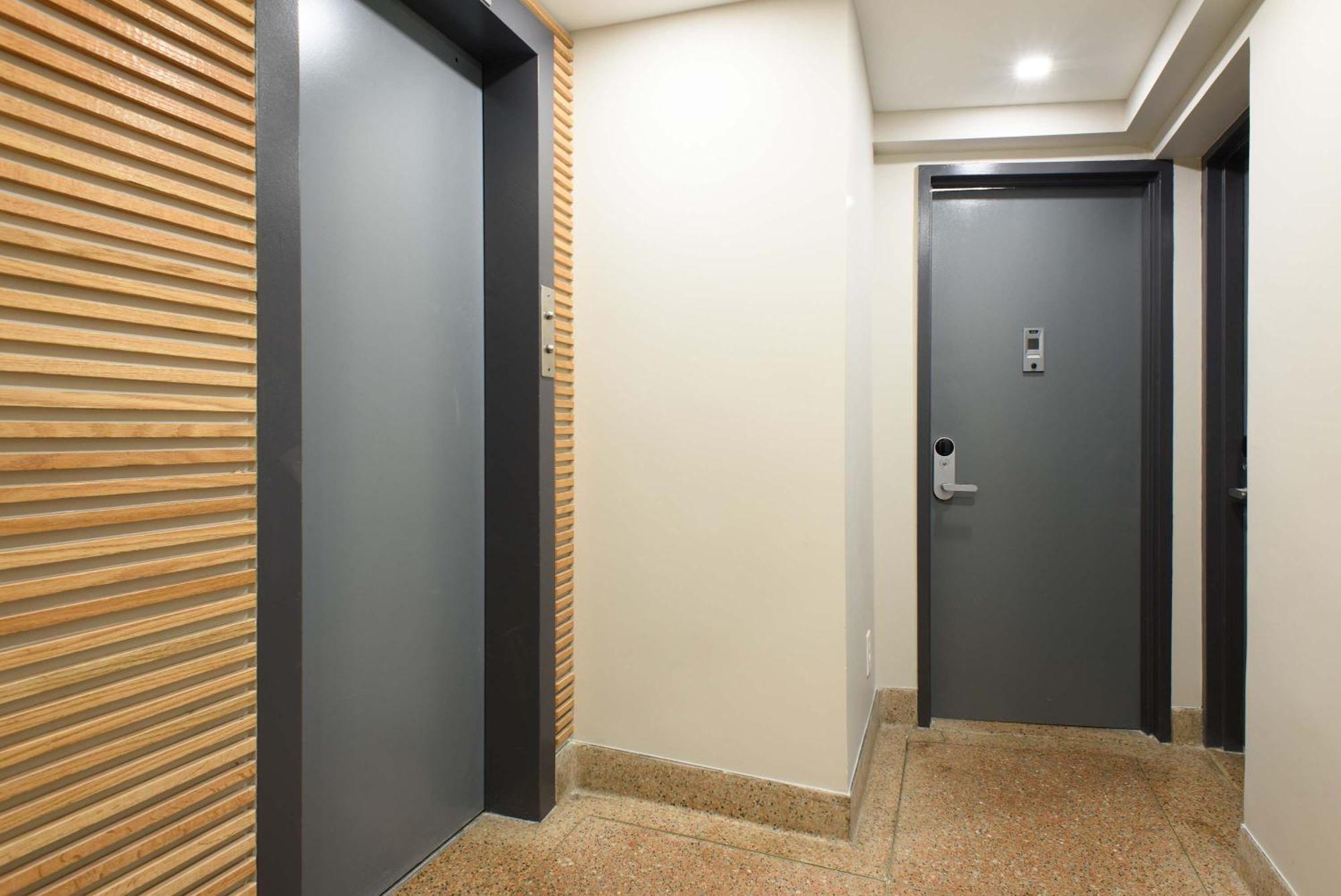 75-4c New Duplex 3br W D Elevator Walk To C Park *