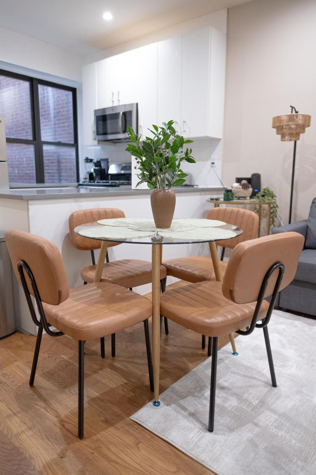 Apartment 4br Two Blocks To Park Elevator, Laundry, Virtual Doorman *