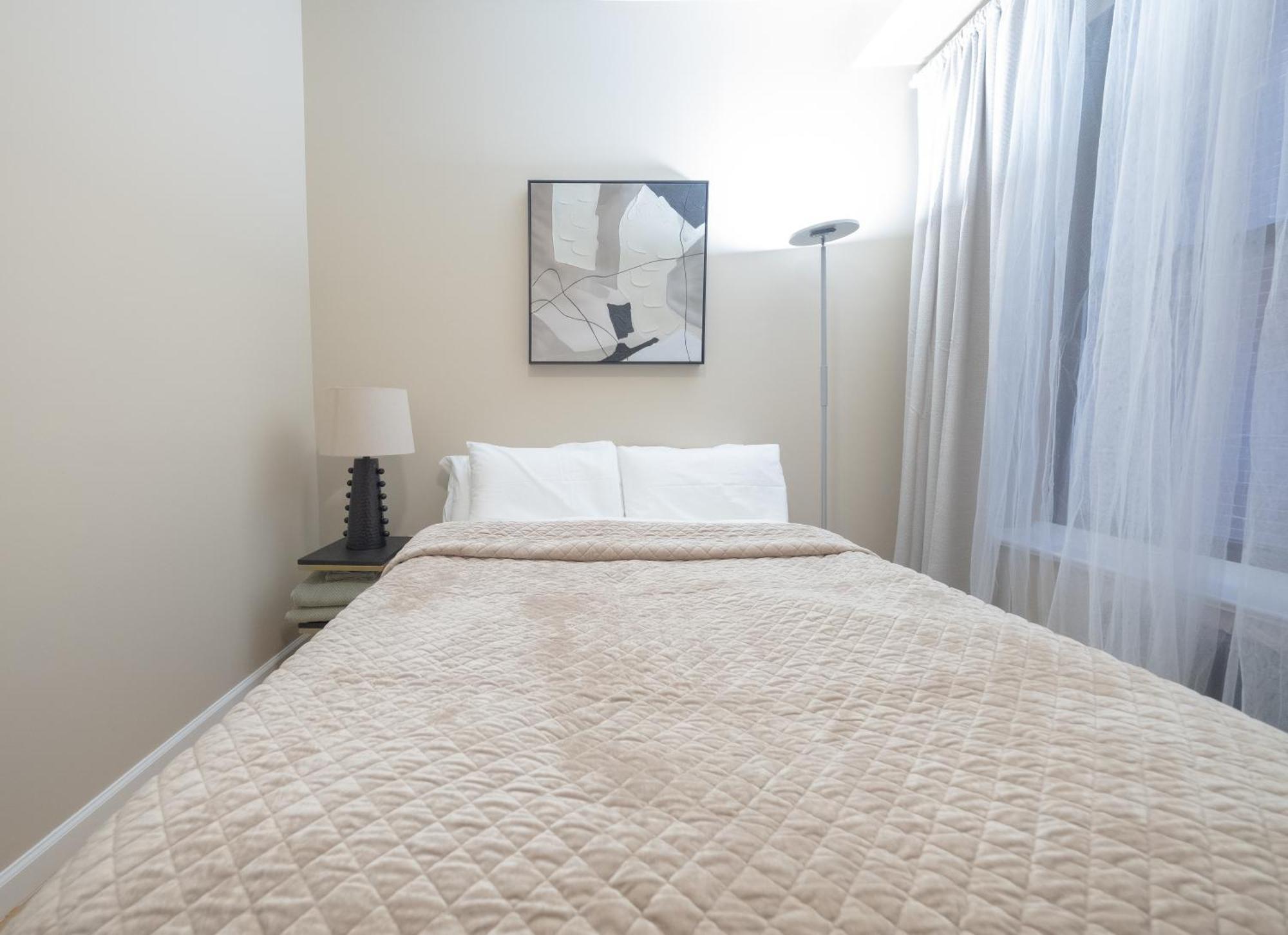 Apartment 4br Two Blocks To Park Elevator, Laundry, Virtual Doorman *