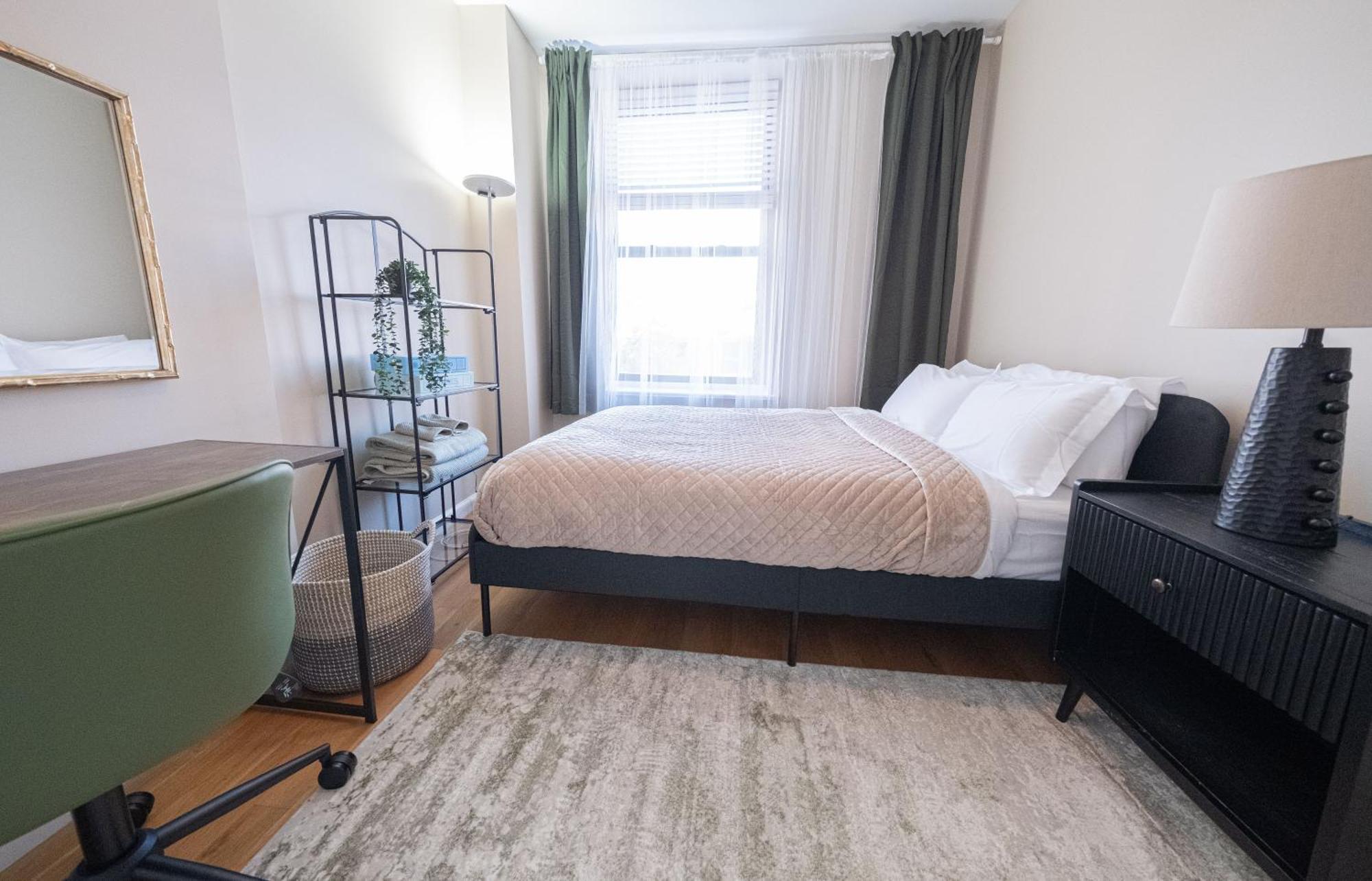 4br Two Blocks To Park Elevator, Laundry, Virtual Doorman * New York