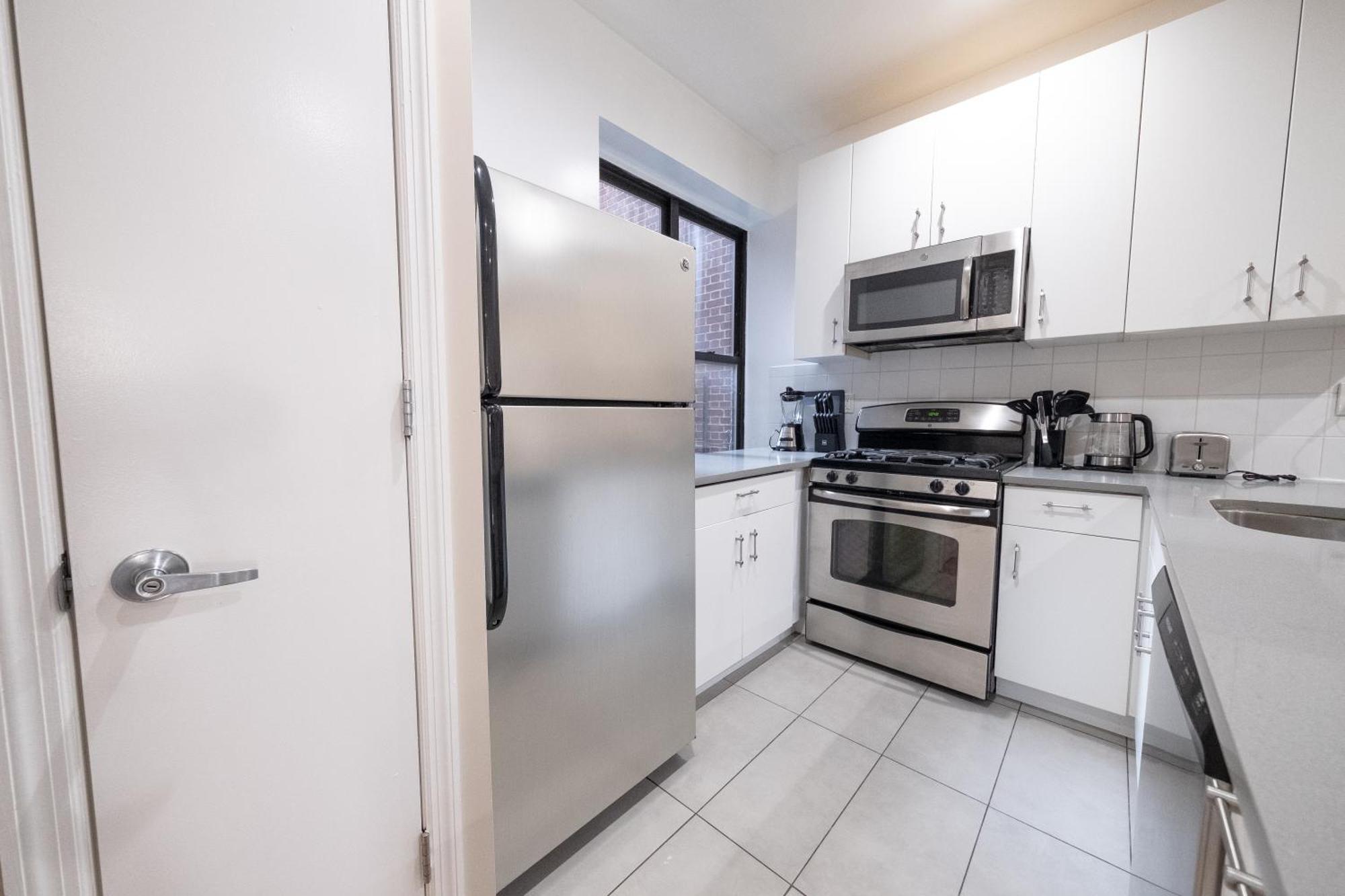 4br Two Blocks To Park Elevator, Laundry, Virtual Doorman Apartment New York