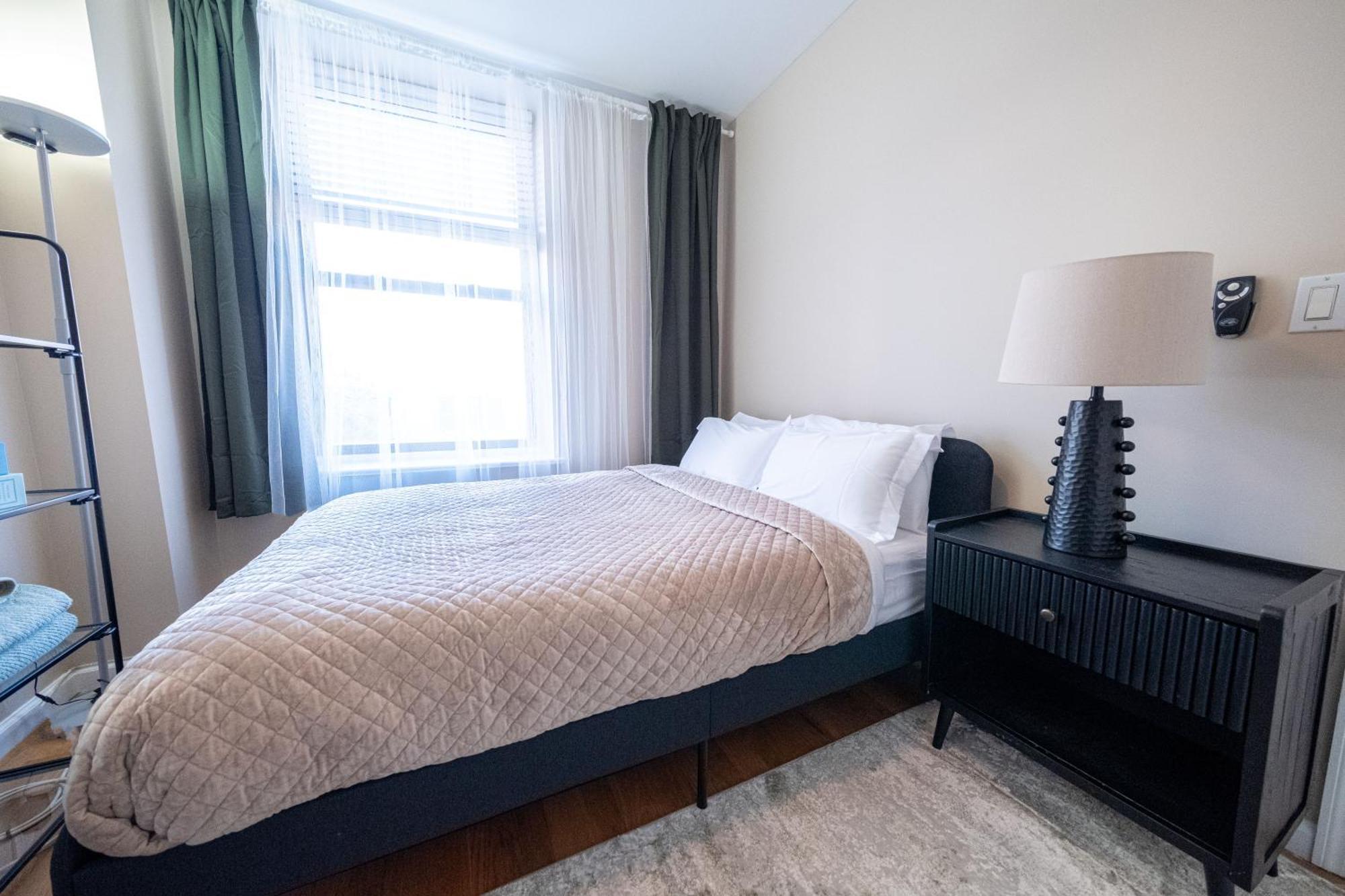 4br Two Blocks To Park Elevator, Laundry, Virtual Doorman Apartment New York