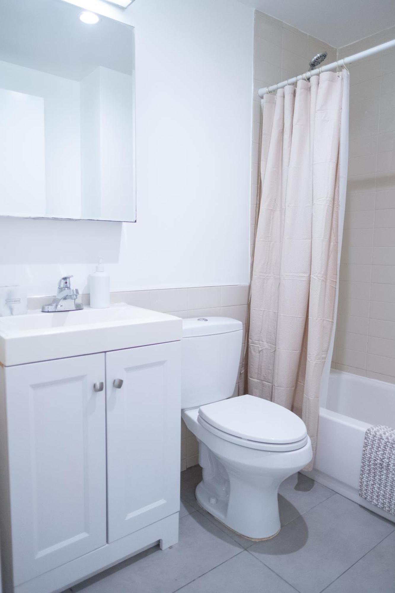 4br Two Blocks To Park Elevator, Laundry, Virtual Doorman