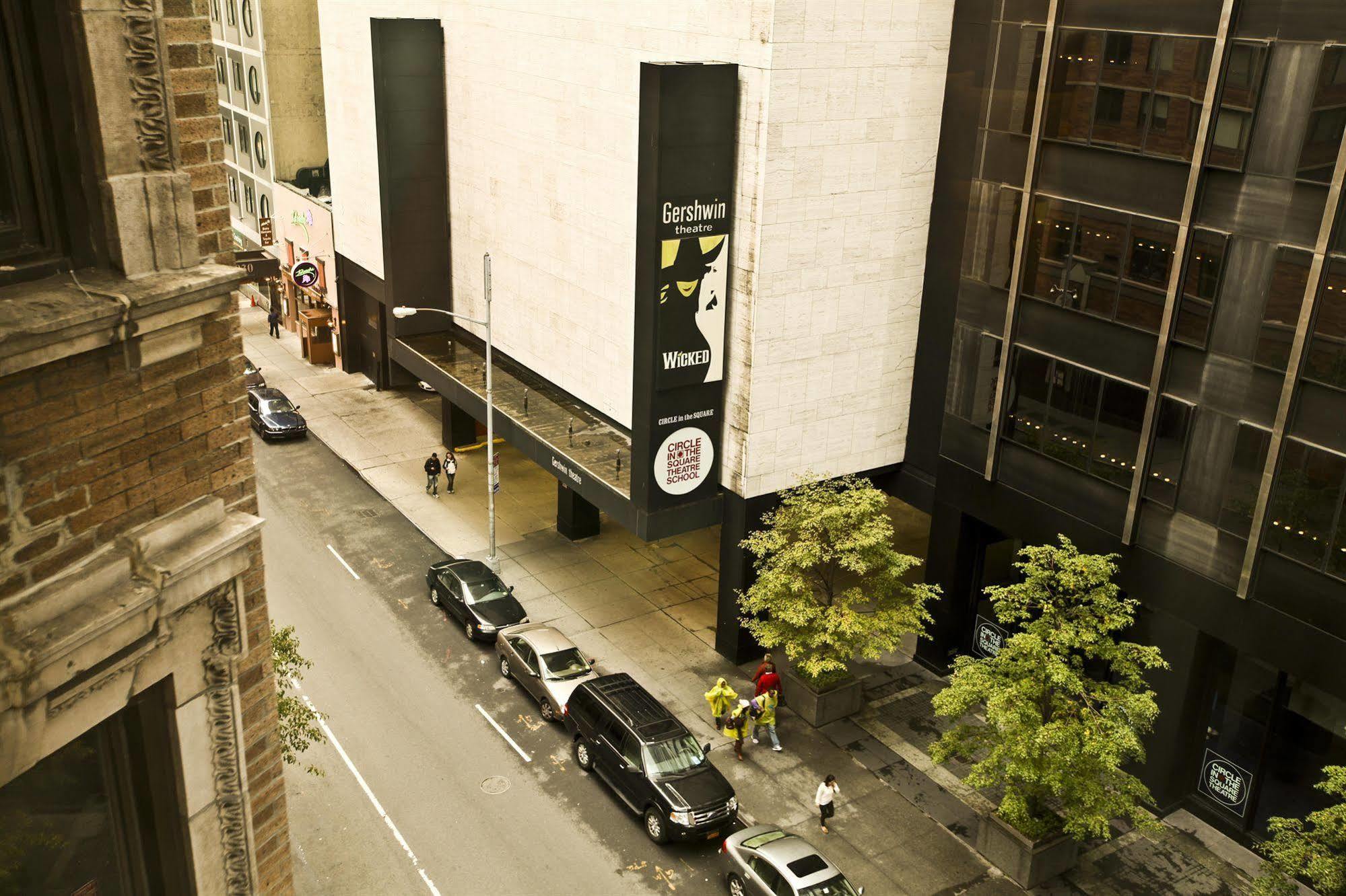 Square At Times Square Hotel 3*