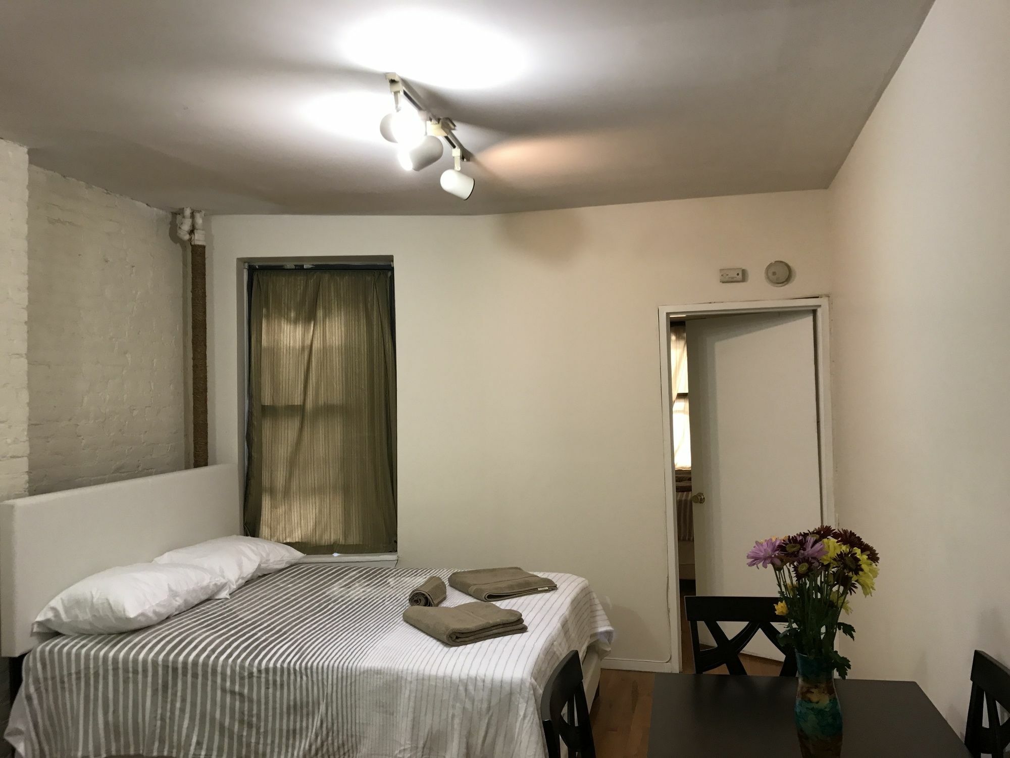 Lux Times Square Apartment *