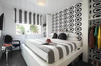 Riff Downtown Hotel