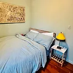 Sunlit Three-Bedroom Apartment In The Vibrant Soho Neighborhood