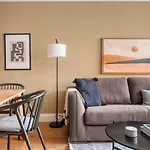 Upper E Side 2Br W Gym Wd Nr The Met Nyc-298