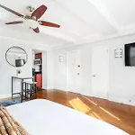 73-1120 New Studio Uws Doorman Gym