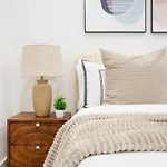 48-4Fw Newly Renovated 2Br Midtown West W&D