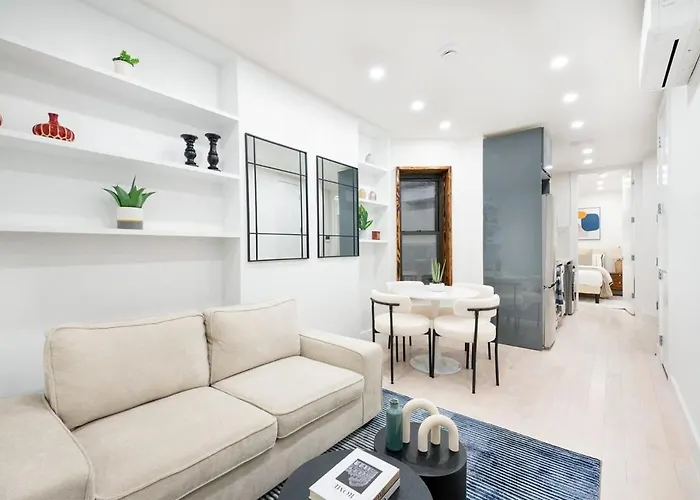 48-4Fw Newly Renovated 2Br Midtown West W&D