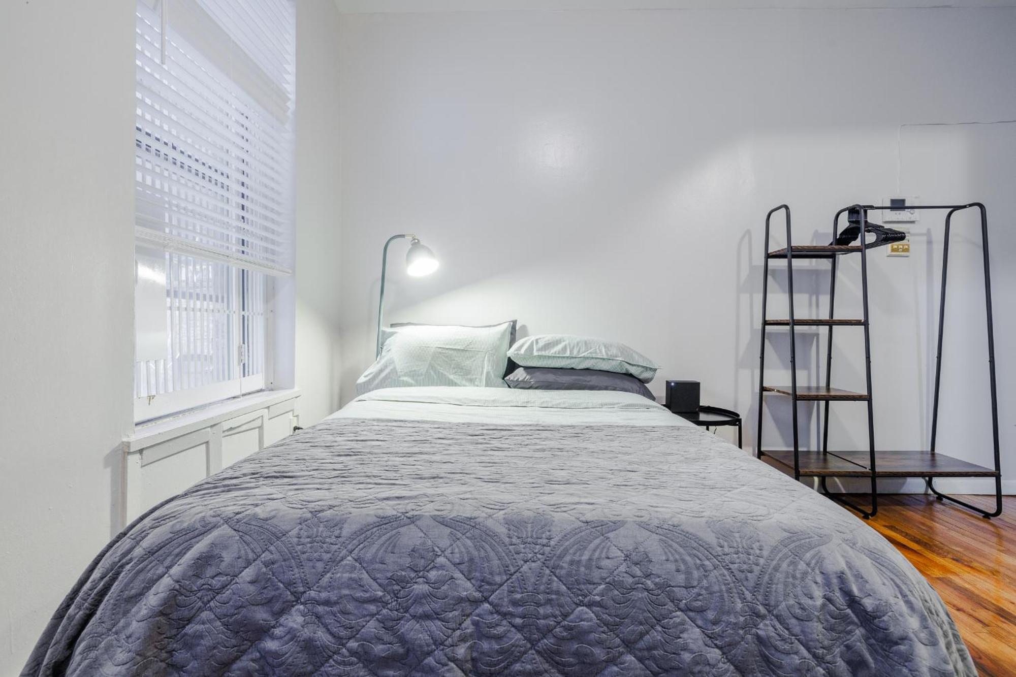 Apartment Park Side Living, Get Cozy! New York