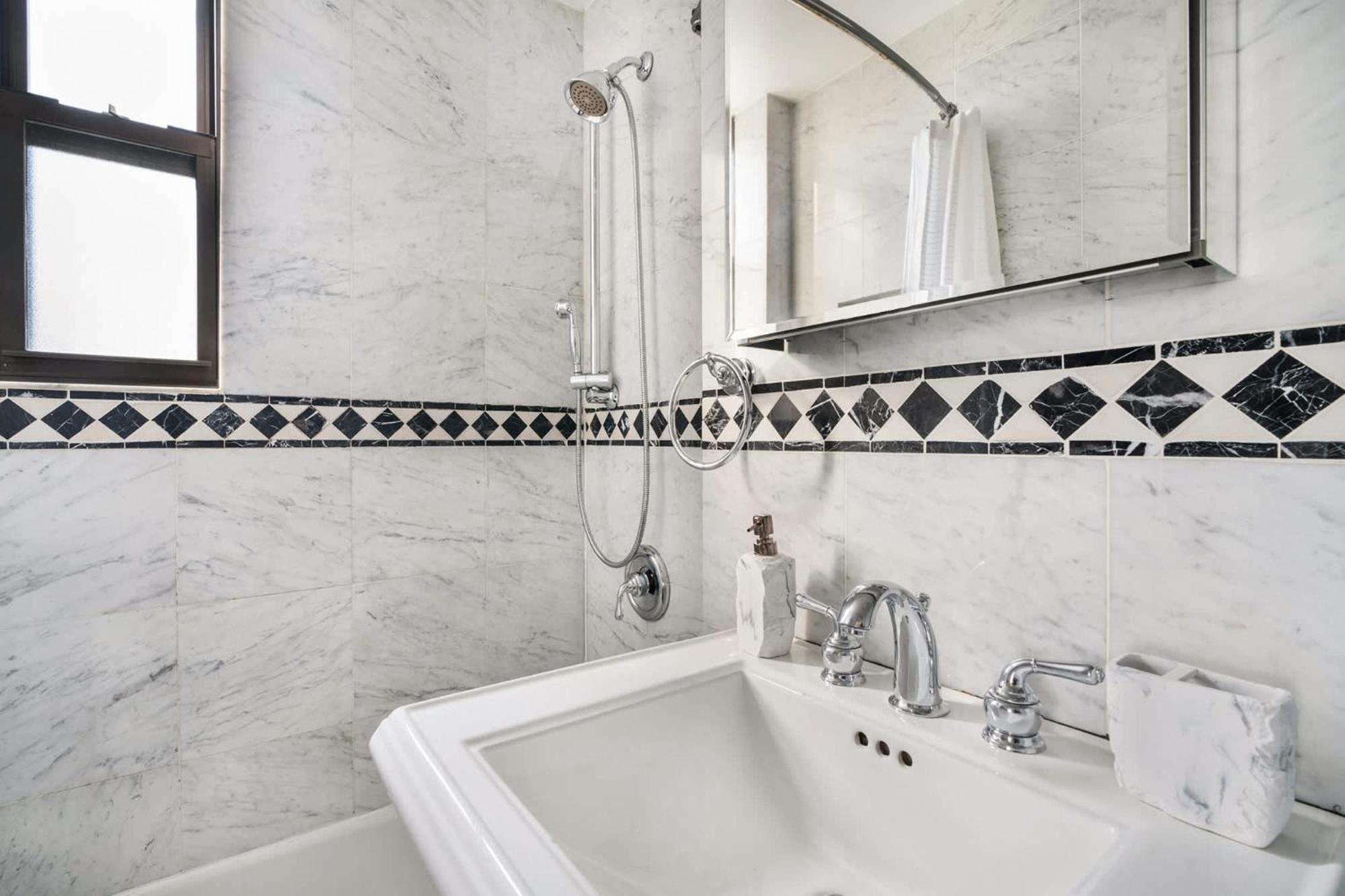73-1120 New Uws Doorman Gym Apartment New York