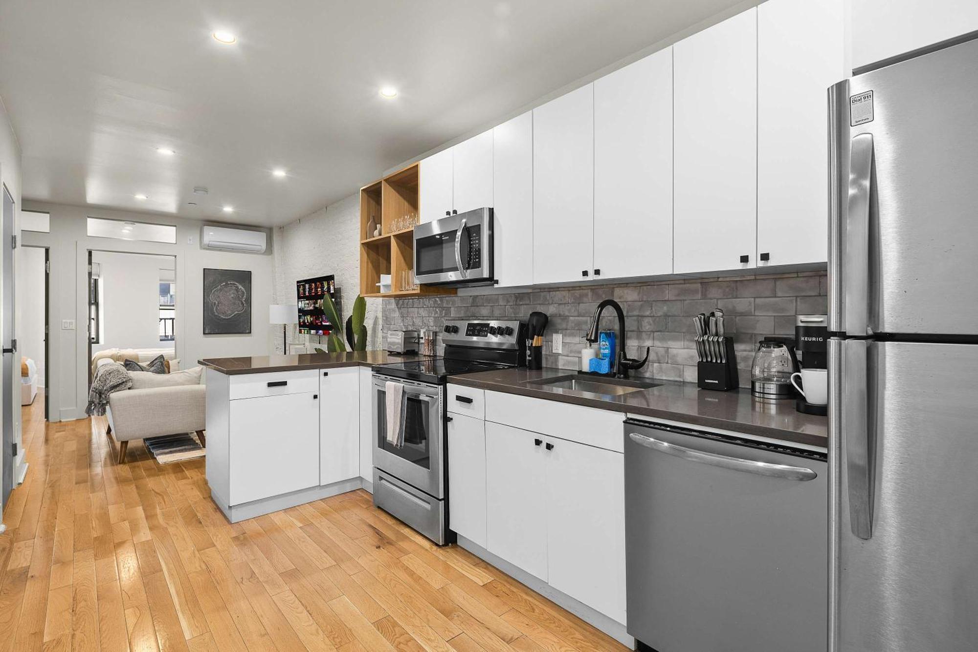 Apartment Spacious Retreat - 4br Heart Of Nyc Prime Location New York