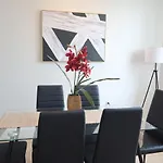 Spacious 2-Bedroom Apartment With Rooftop