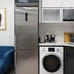 78-4B New Quality 1Br W&D In Unit Skylights