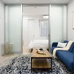 78-4B New Quality 1Br W&D In Unit Skylights