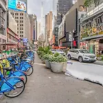 1Br Nr Times Sq W Indoor Pool Doorman Nyc-35