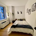 Wall Street Gem 2Bed 1Bath