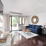 809-2B Studio With A Private Terrace By Columbus Circle