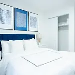49-3B Newly Renovated 2Br Wd Midtown East