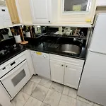 Charming 3-Bedroom Apartment In Midtown West