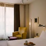 Chambers Hotel Central Park South, Sonder