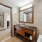 Ramada By Wyndham Flushing Queens