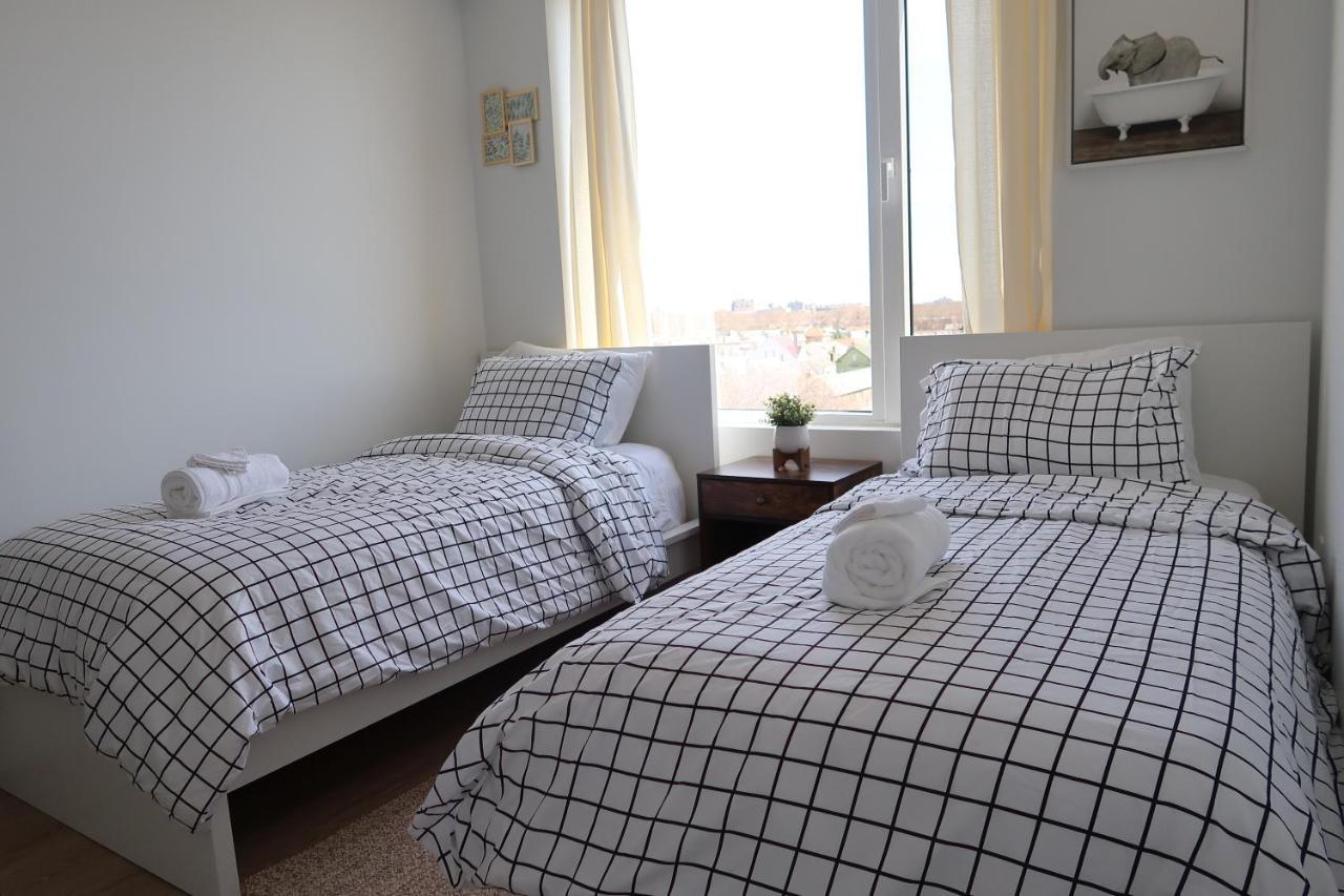 Spacious 2-bedroom With Rooftop Apartment *