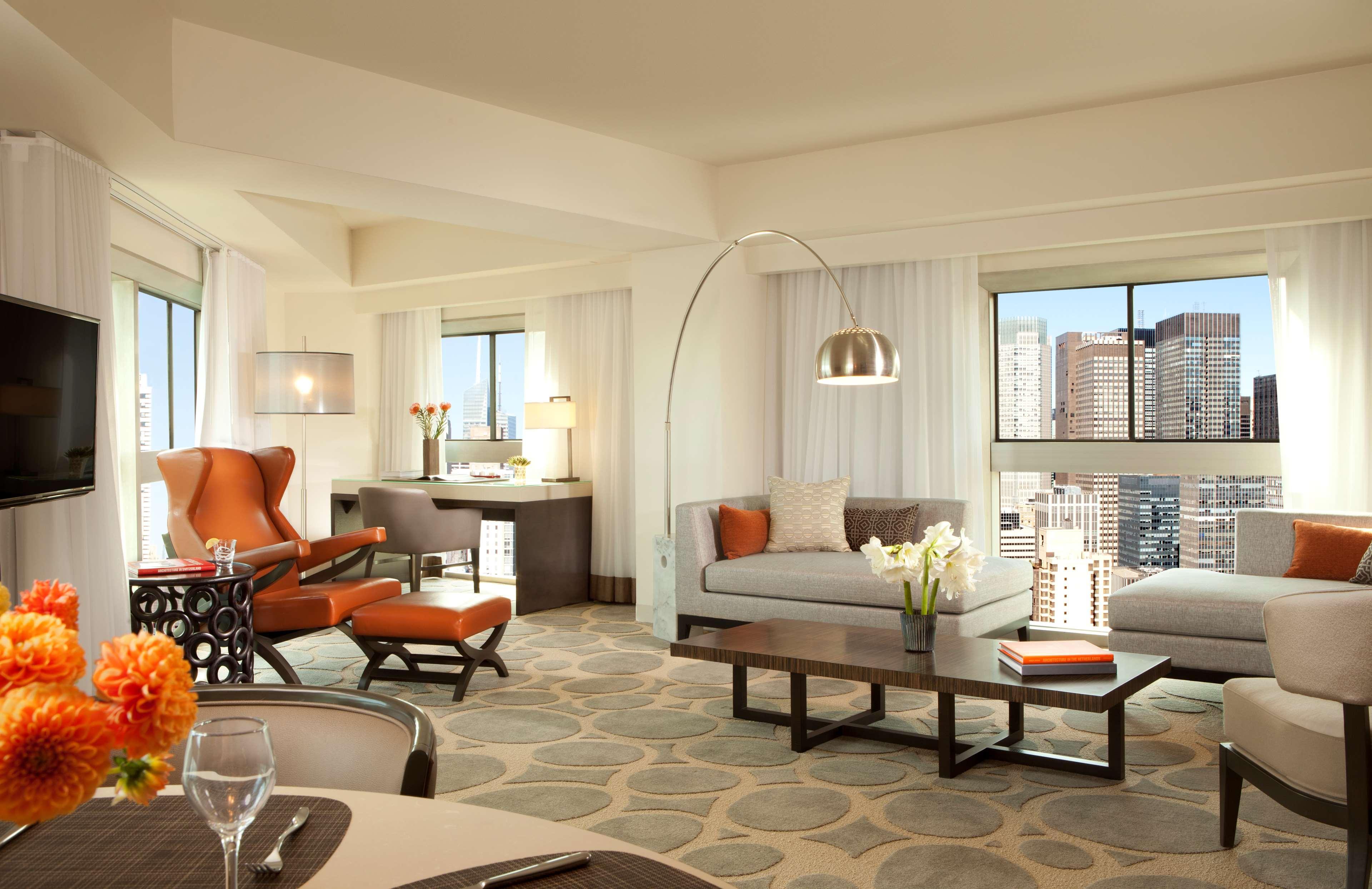 Millennium Hilton One Un Plaza 4*