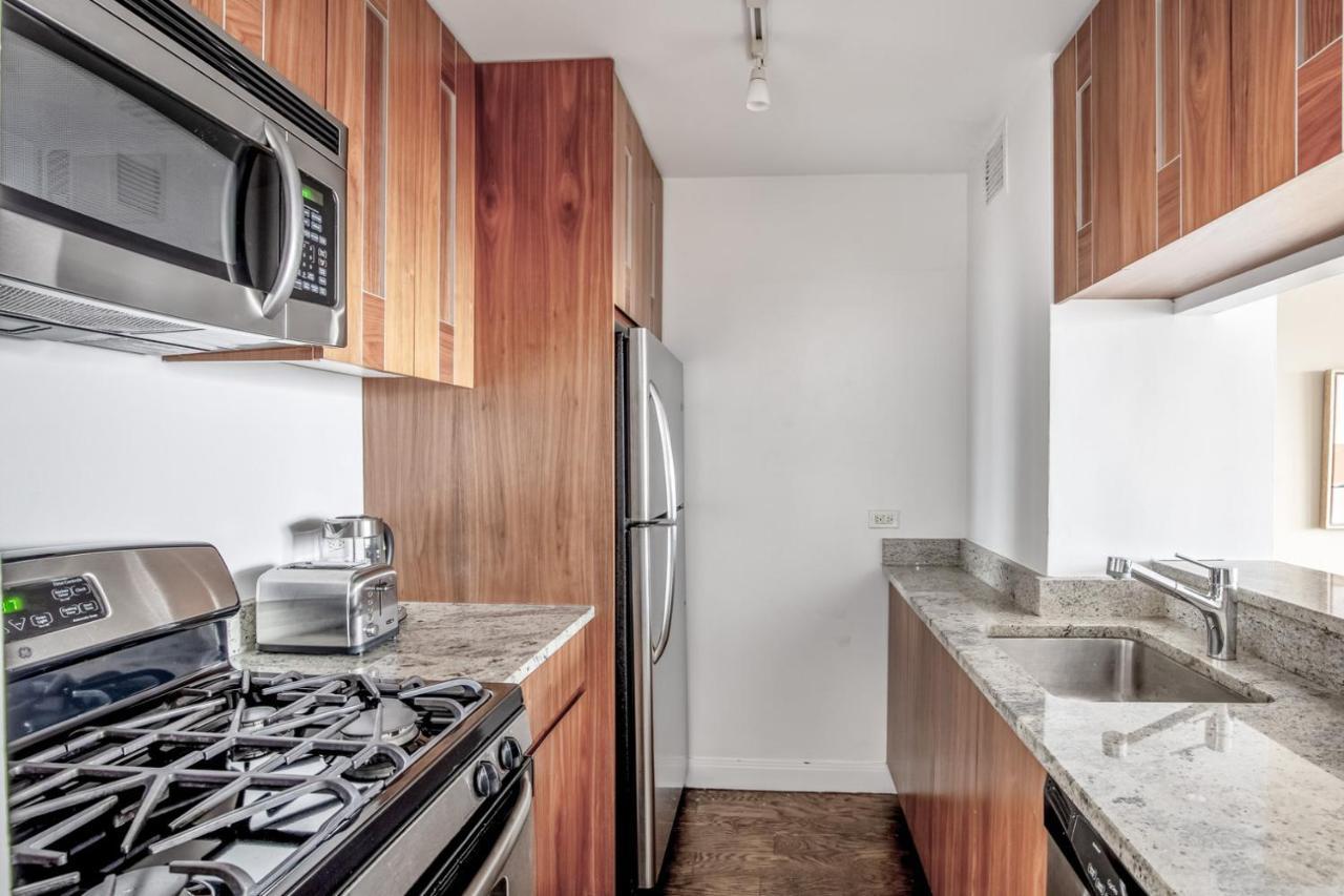 Ues W Balcony Gym Doorman Nyc-89 Apartment *