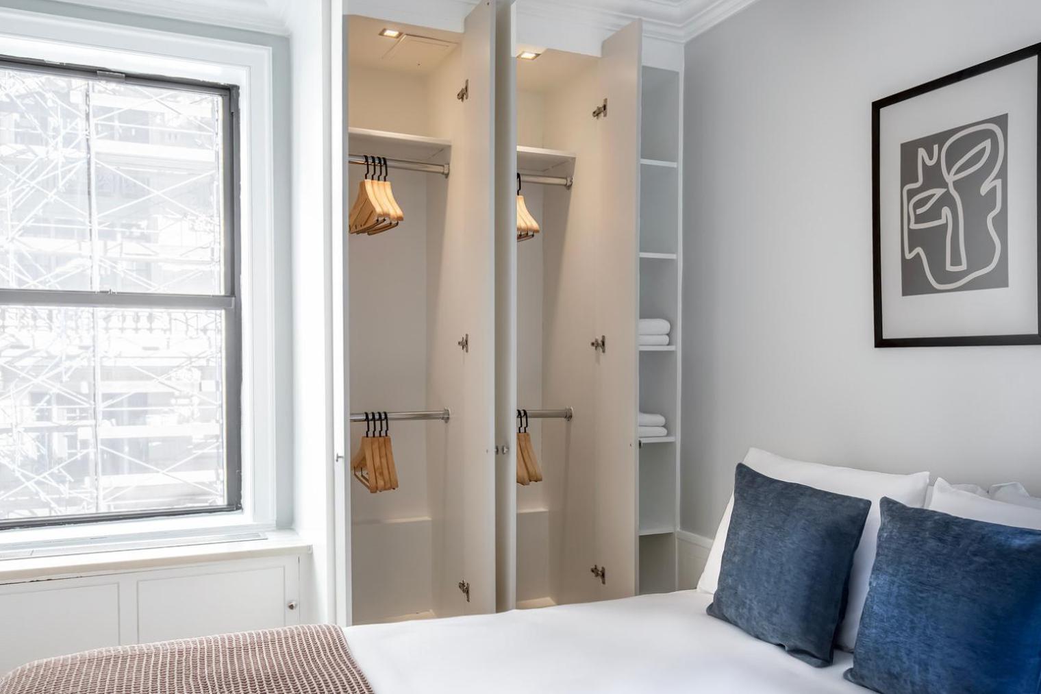 Uws 1br W Elevator Doorman Gym Nr Park Nyc-963