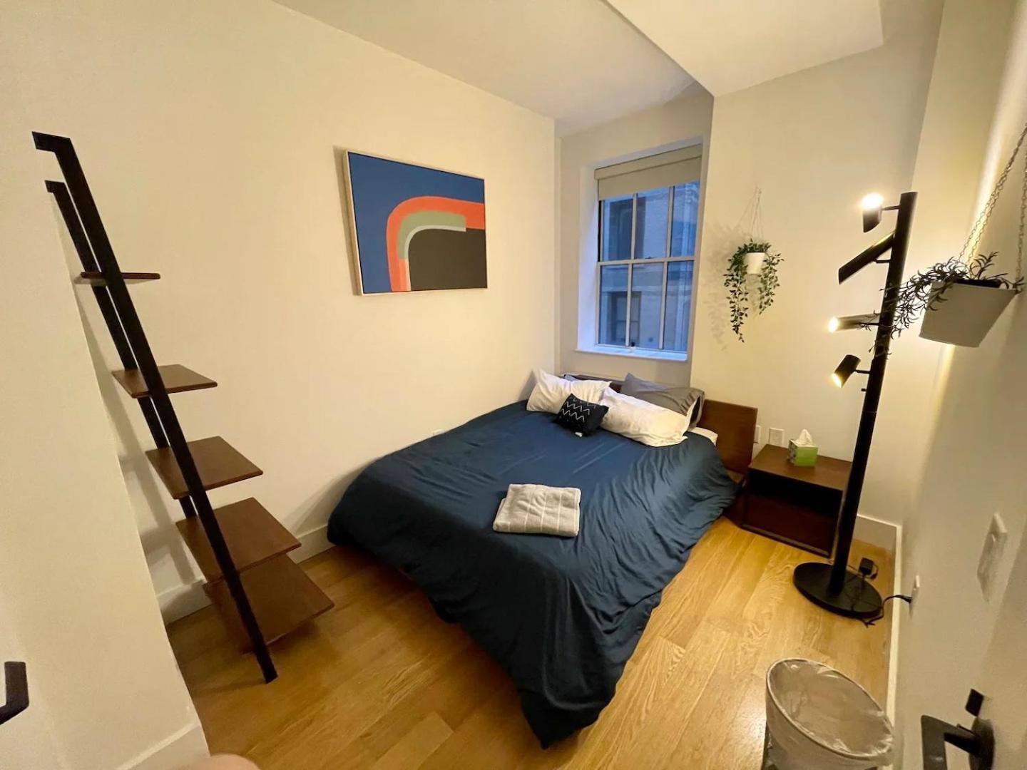 Apartment Street Gem 2bed 1bath *