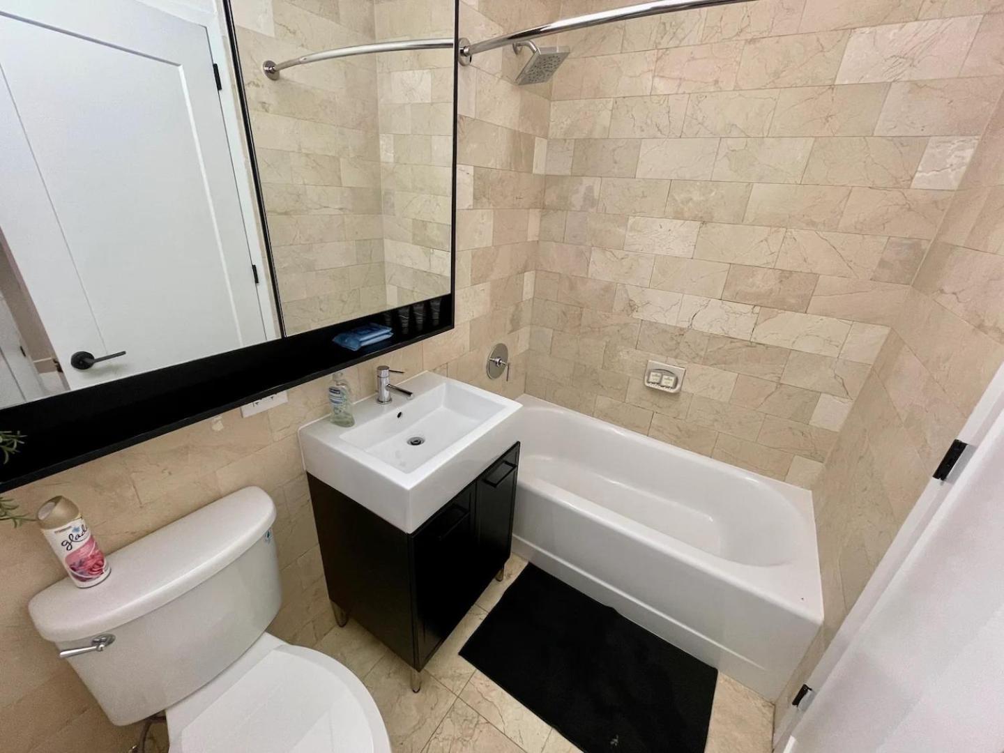 Street Gem 2bed 1bath