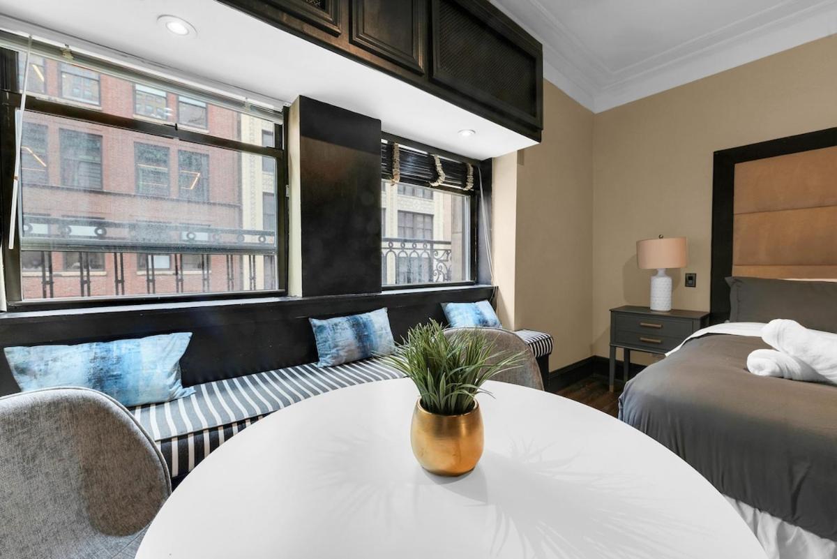 Delightful Desired Location Times Square