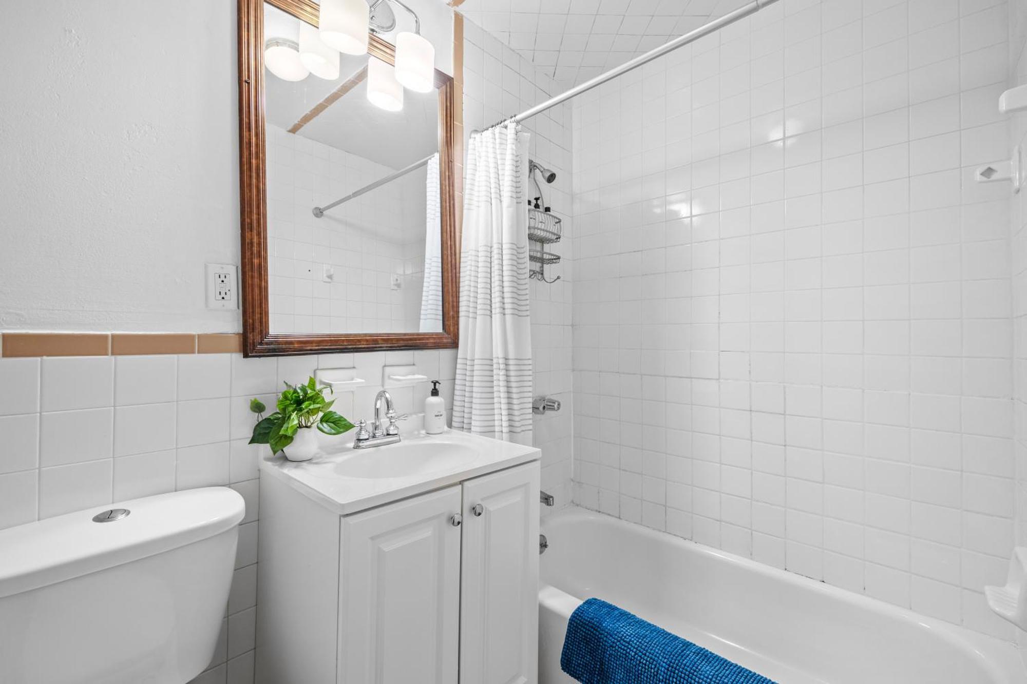 Quaint 2br Walk To Time Square Apartment