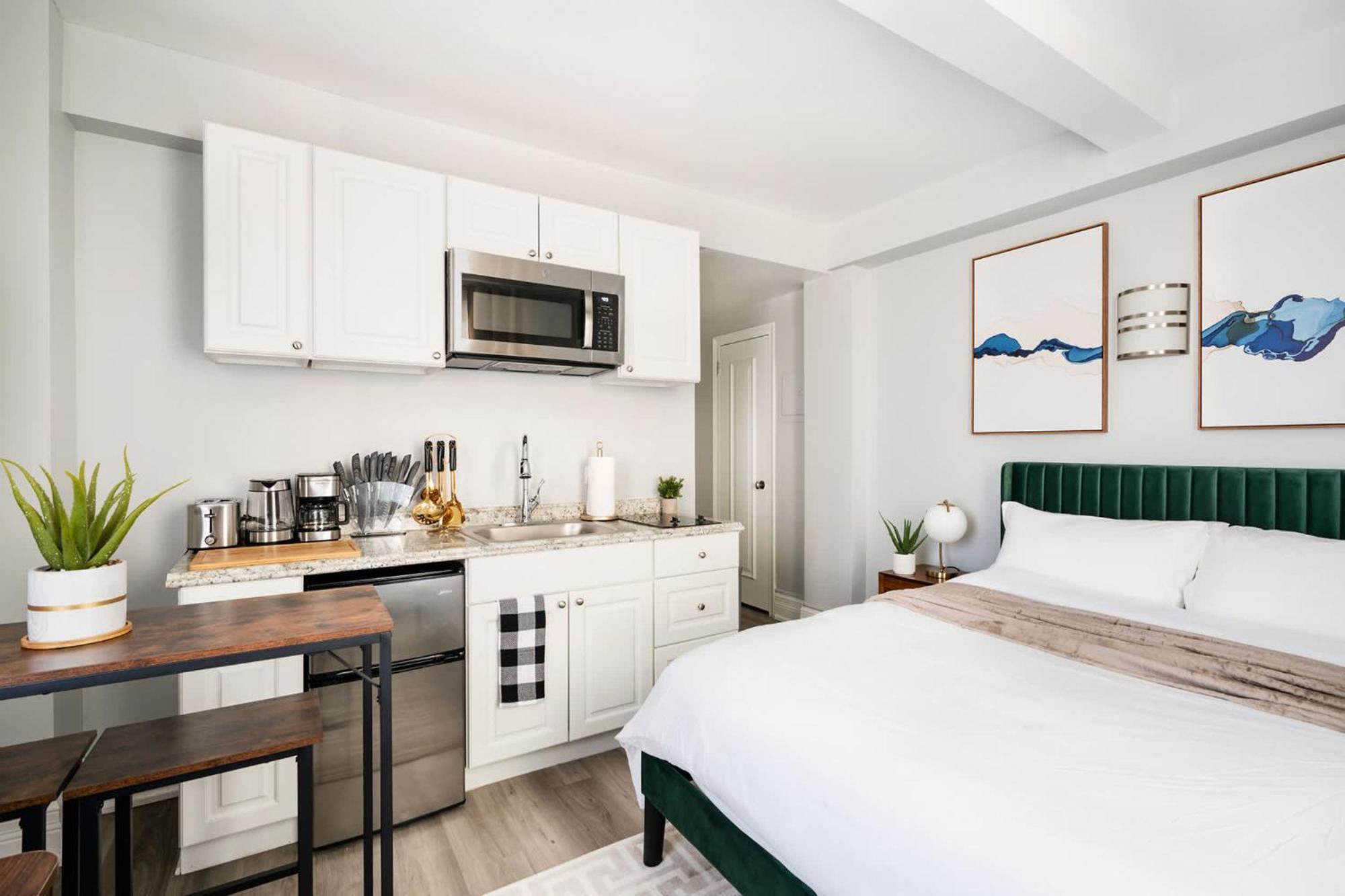 73-1504 Newly Reno Uws Doorman Gym Laundry Apartment New York