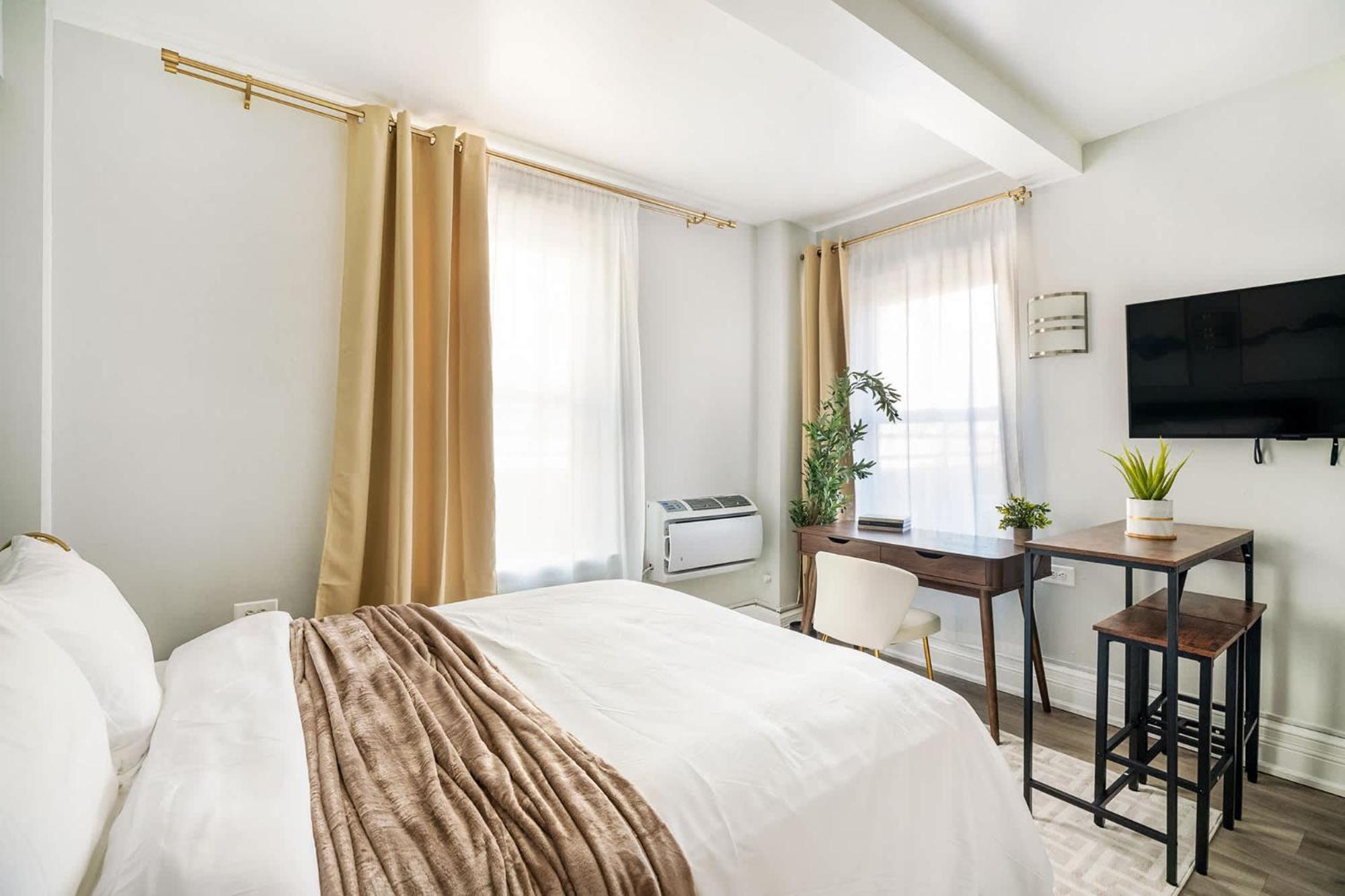 73-1504 Newly Reno Uws Doorman Gym Laundry Apartment New York