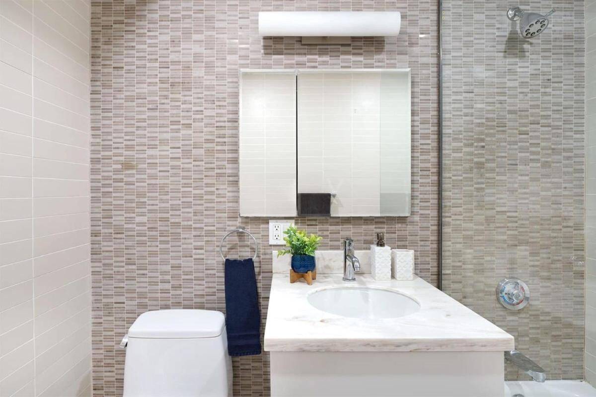 Apartment 809-2b With A Private Terrace By Columbus Circle *