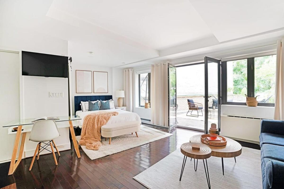 809-2b With A Private Terrace By Columbus Circle Apartment New York