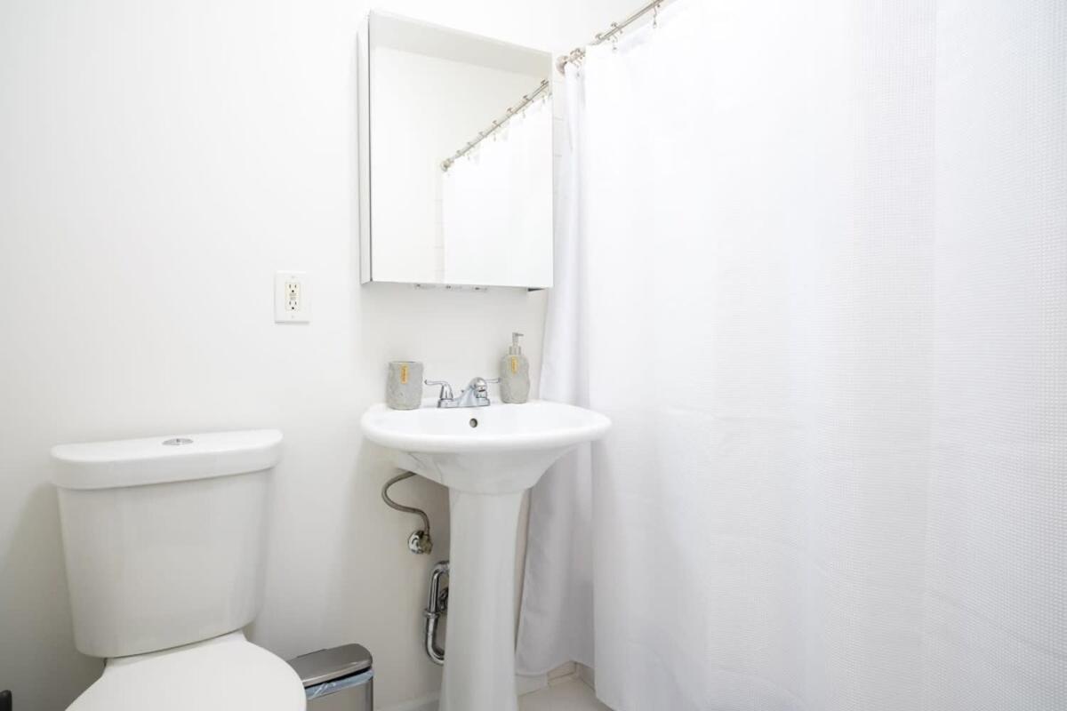 49-3b Newly Renovated 2br Wd Midtown East