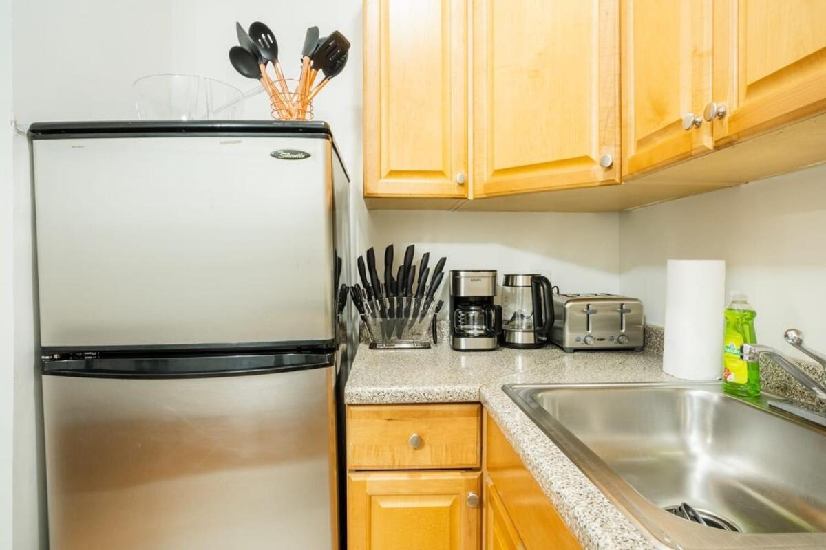 Apartment 49-3b Newly Renovated 2br Wd Midtown East New York