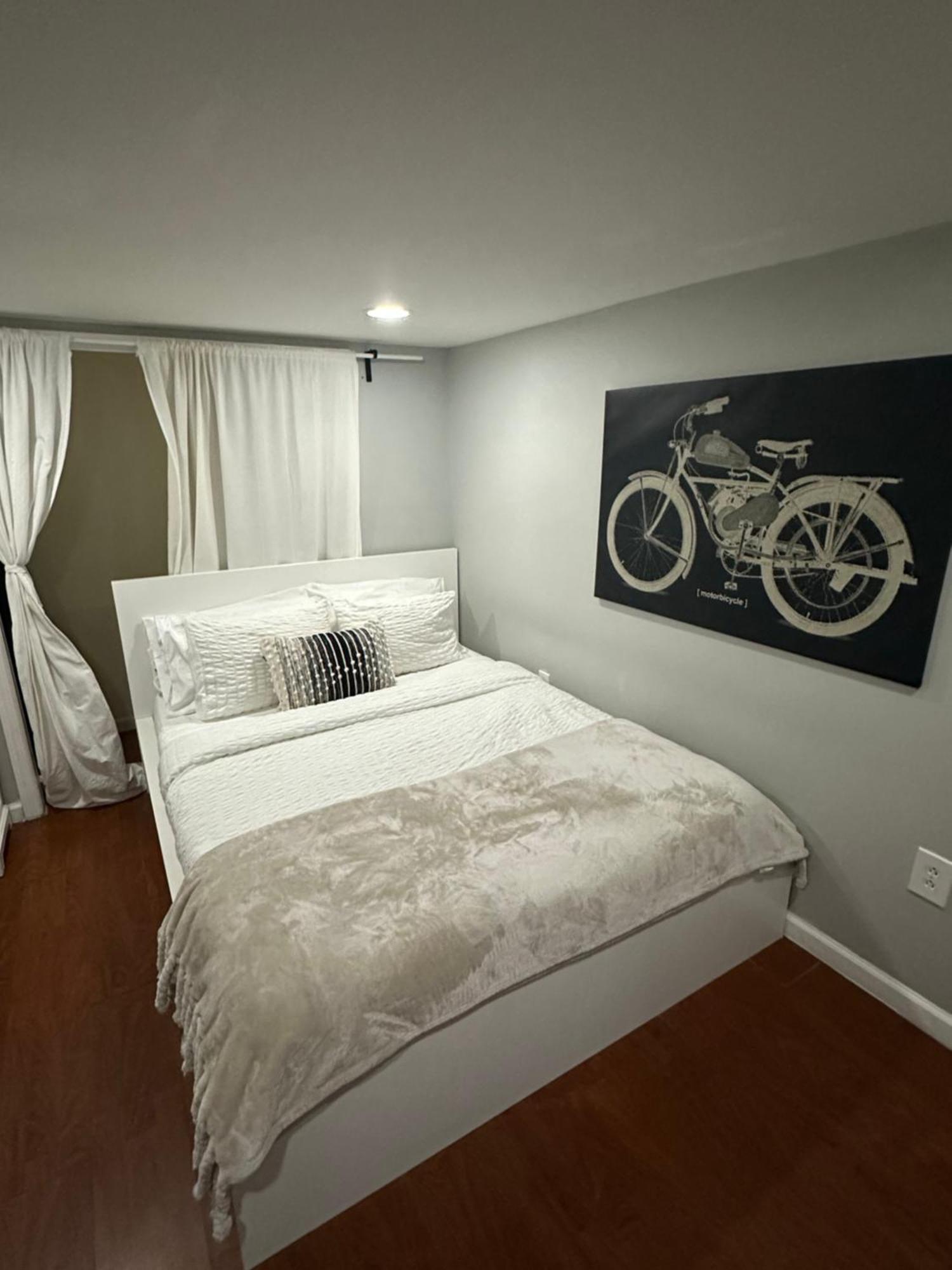 Morris Park Area Apartment